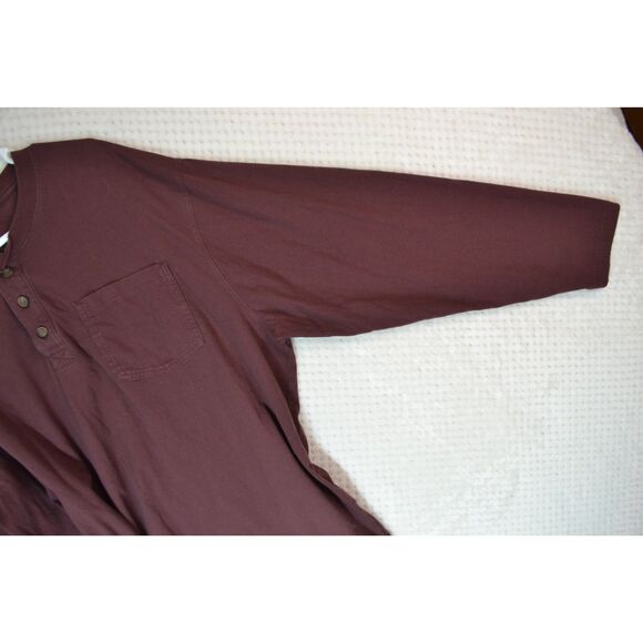 Duluth Trading Co Men's 2XL Relaxed Fit Long Tail Tee Maroon Long Sleeve - Picture 10 of 11
